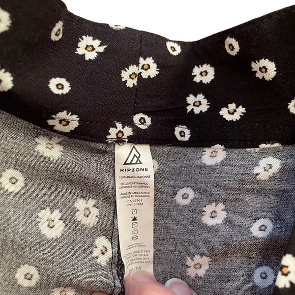 Ripzone Daisy Floral Cardigan\Kimono - Size Medium NWT - Picture 10 of 14